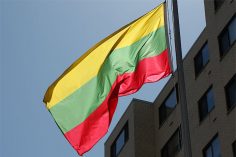 Посольство Литвы уведомило об отмене аккредитации российских турфирм