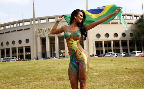 Бразильский чемпионат мира принесет стране 10 млрд долларов
