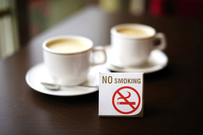 В Люксембурге запрет на курение в кафе